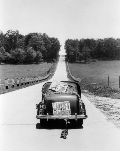H. Armstrong Roberts Umělecká fotografie Back View Of Car With Just Married Sign., H. Armstrong Roberts, (30 x 40 cm)