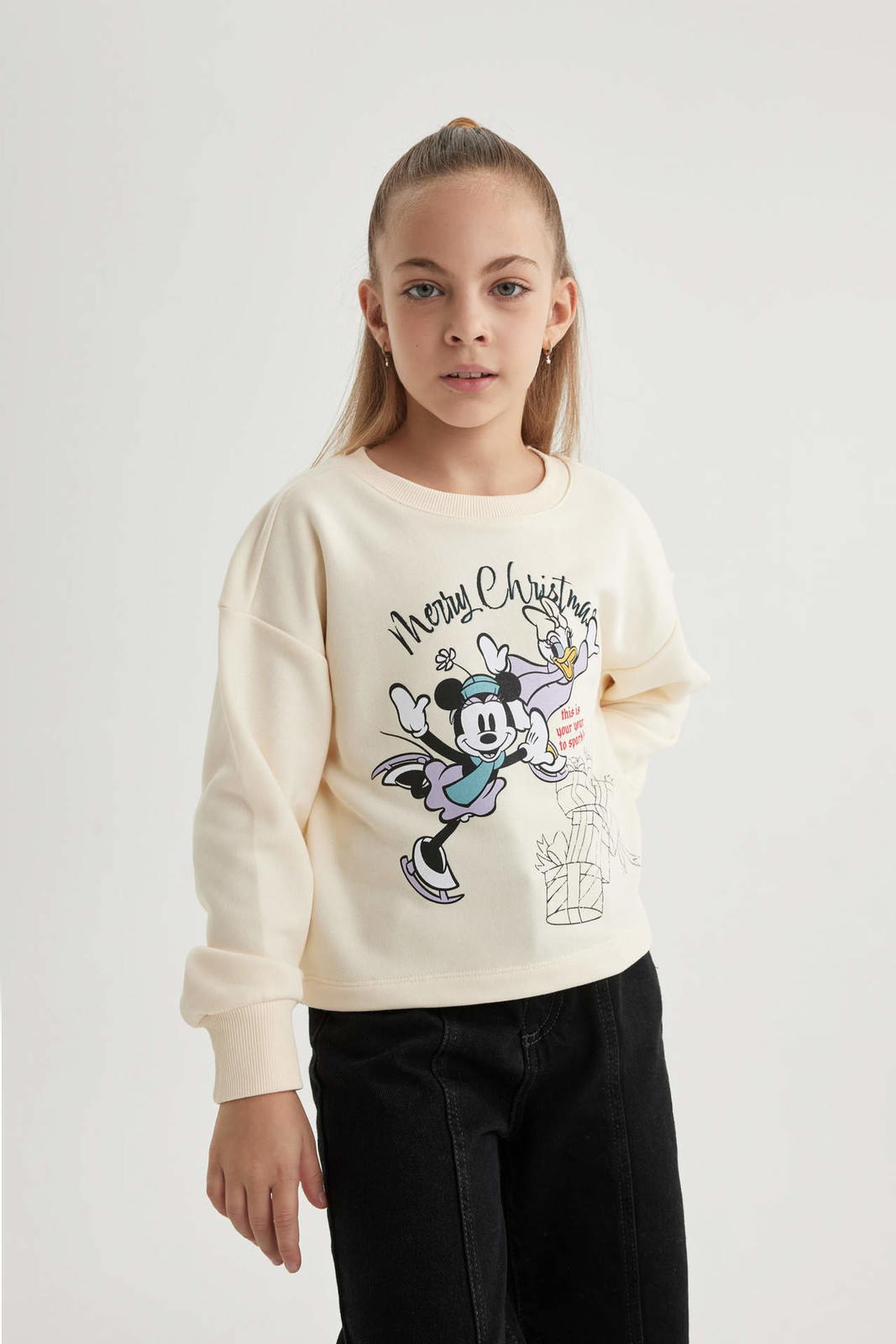 DEFACTO Regular Fit Mickey Mouse Licensed Crew Neck Sweatshirt