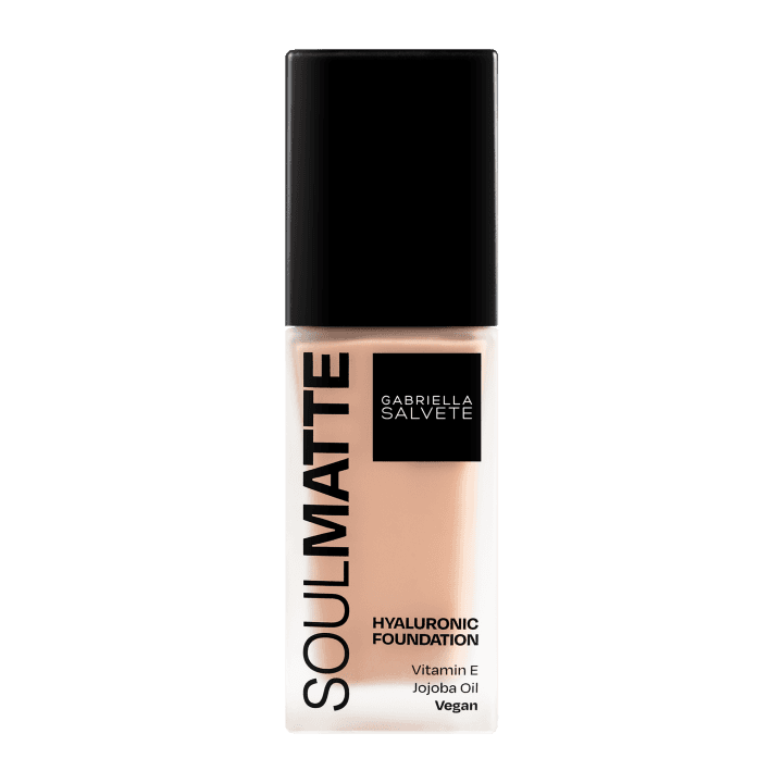 Gabriella Salvete make-up Soulmatte foundation 03