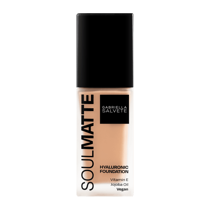 Gabriella Salvete make-up Soulmatte foundation 04