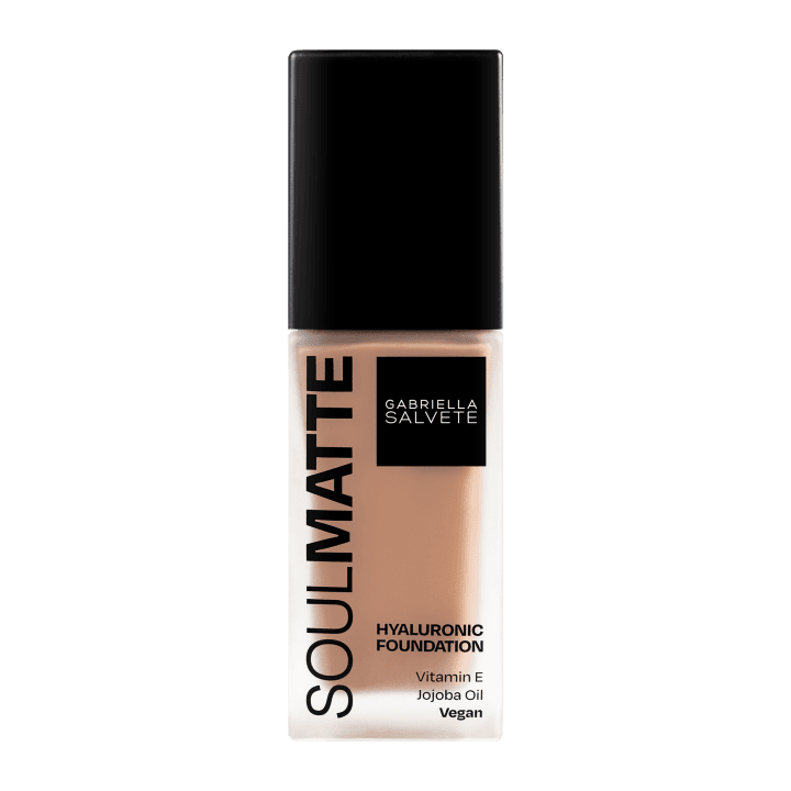 Gabriella Salvete make-up Soulmatte foundation 05