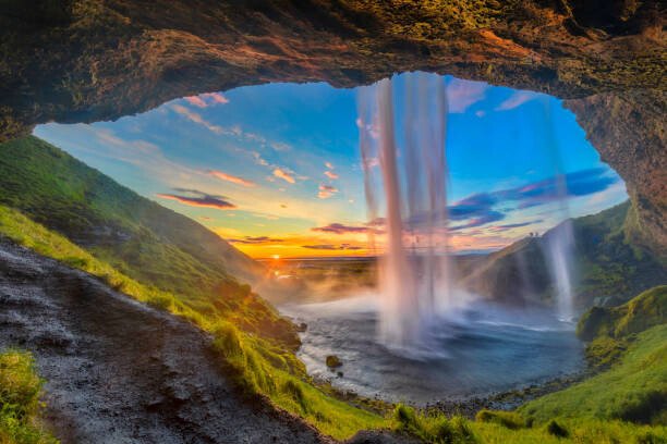 DieterMeyrl Umělecká fotografie Behind the waterfall - Seljalandsfoss Waterfall, DieterMeyrl, (40 x 26.7 cm)