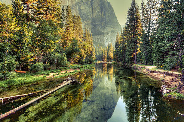 zodebala Umělecká fotografie Yosemite Valley Landscape and River, California, zodebala, (40 x 26.7 cm)