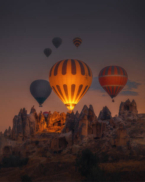serts Umělecká fotografie Hot Air balloons flying over rock, serts, (30 x 40 cm)