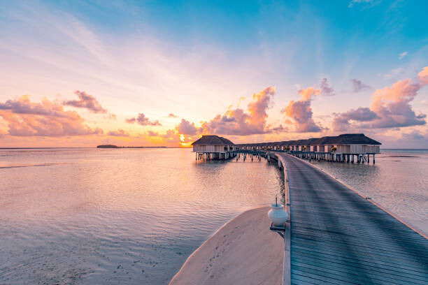 Levente Bodo Umělecká fotografie Amazing beach landscape. Beautiful Maldives sunset, Levente Bodo, (40 x 26.7 cm)