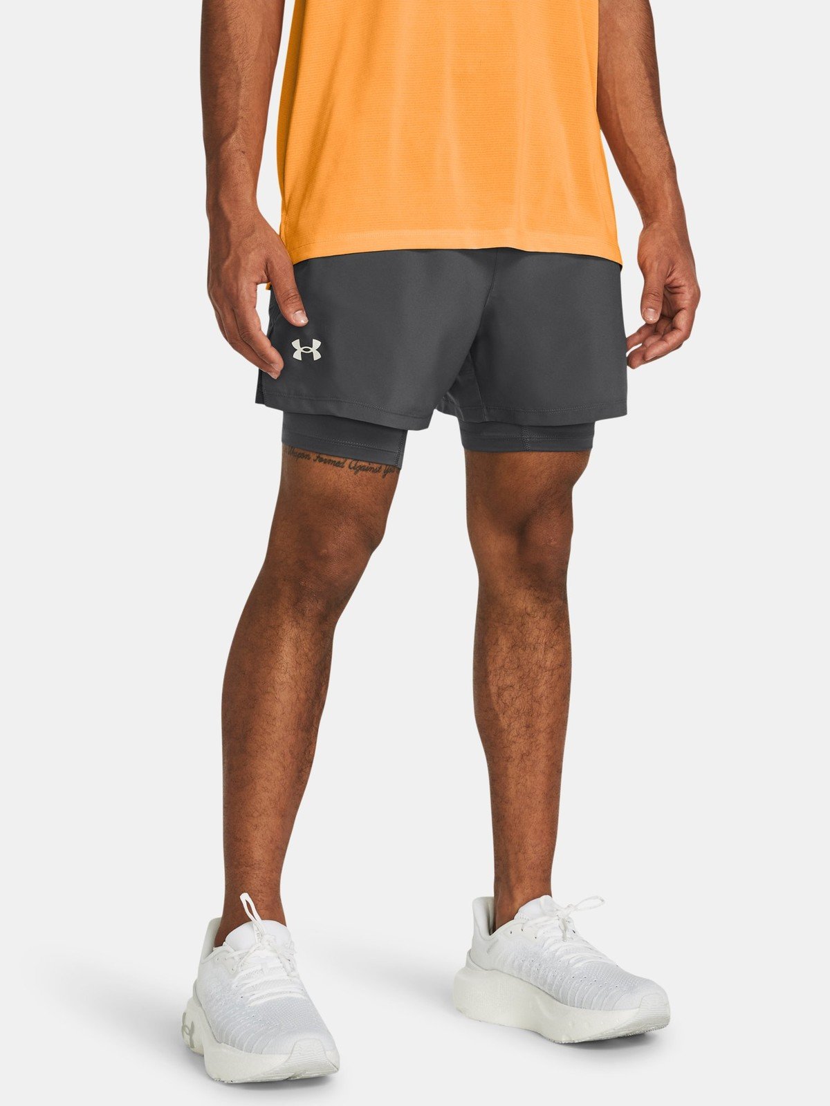 Under Armour Kraťasy UA LAUNCH 5'' 2-IN-1 SHORTS-GRY - Pánské