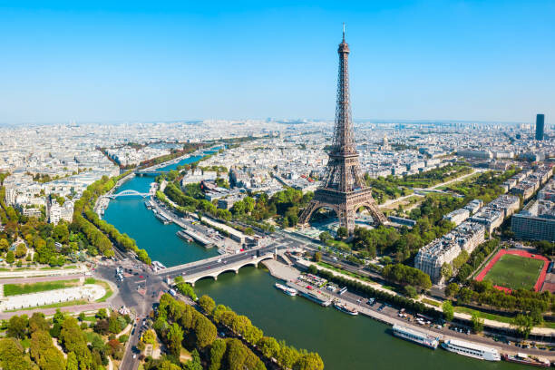 saiko3p Umělecká fotografie Eiffel Tower aerial view, Paris, saiko3p, (40 x 26.7 cm)