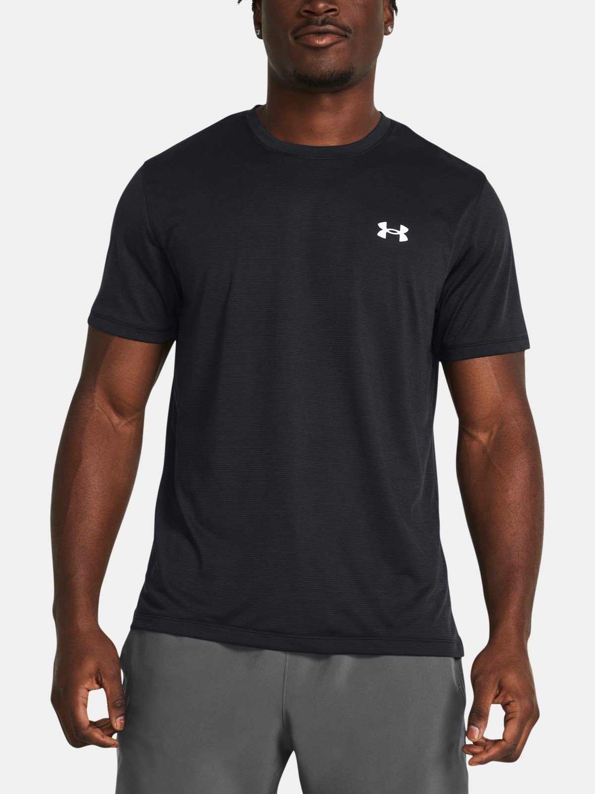 Under Armour Tričko UA LAUNCH SHORTSLEEVE-BLK - Pánské
