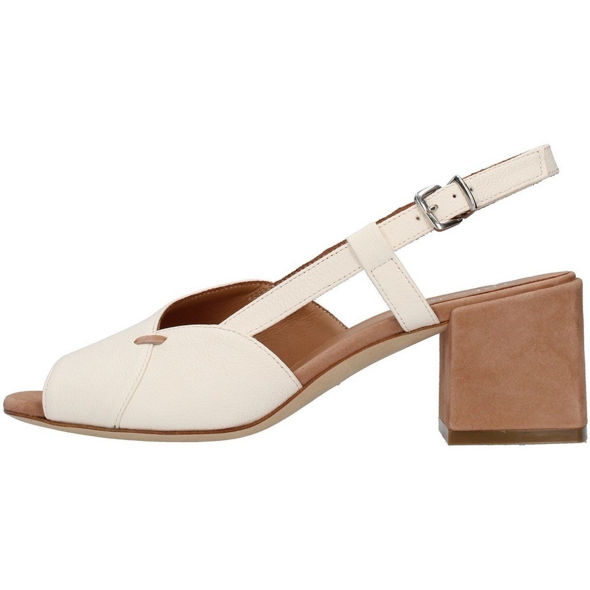 Tres Jolie  2011/BETH  Bílá