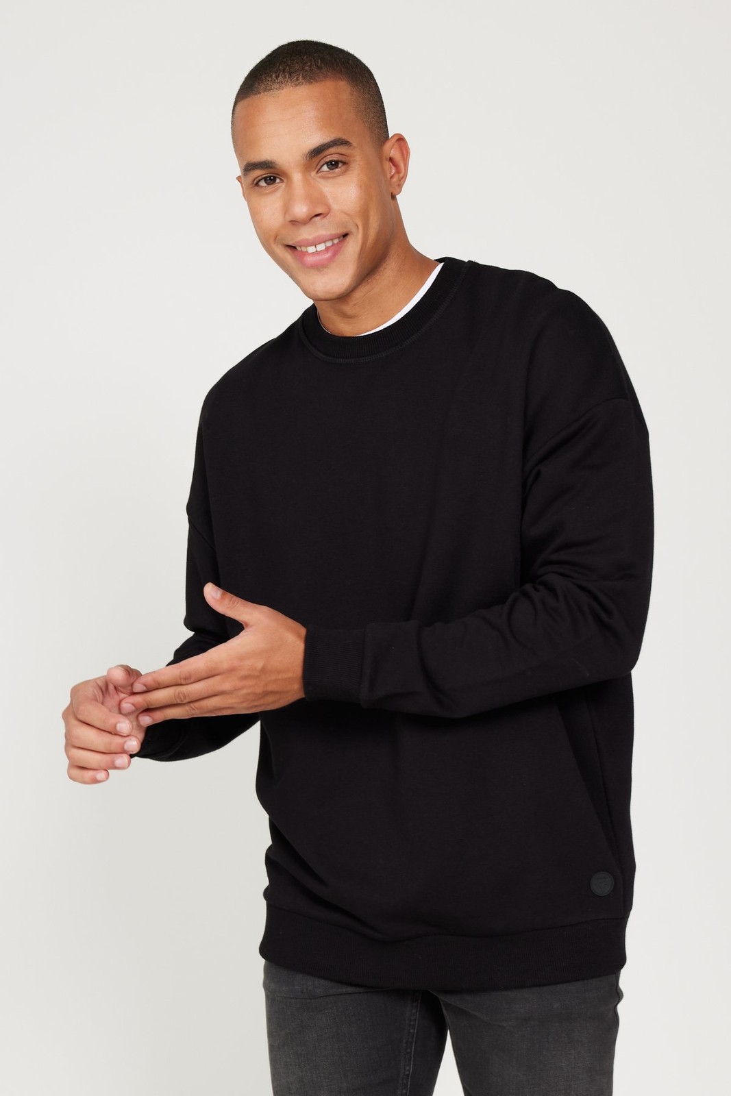 AC&Co / Altınyıldız Classics Men's Black Oversize Wide Cut 3 Thread Crew Neck Cotton Sweatshirt