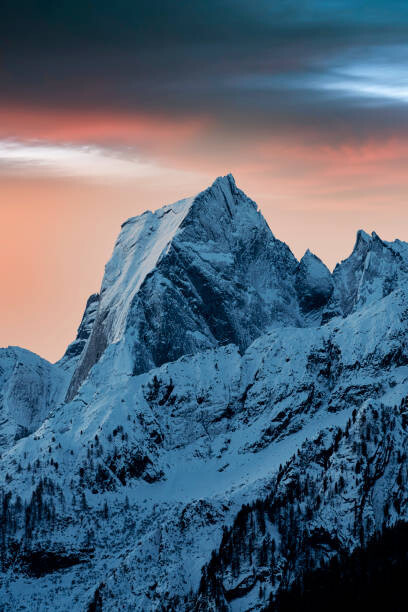 Roberto Moiola / Sysaworld Umělecká fotografie Dramatic sunrise over snowy peak Badile,, Roberto Moiola / Sysaworld, (26.7 x 40 cm)
