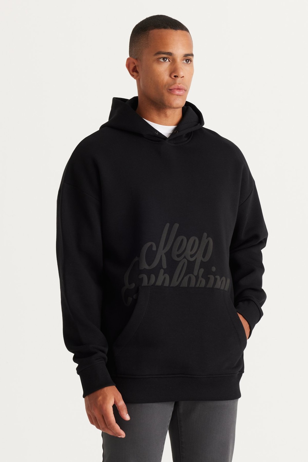 AC&Co / Altınyıldız Classics Men's Black Oversize Fit Loose-Fit Hooded 3 Thread Printed Sweatshirt with Fleece Inside