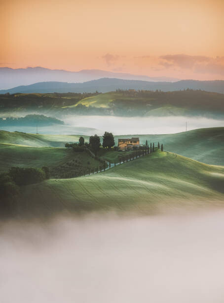 serts Umělecká fotografie Tuscany sunrise landscape view of green, serts, (30 x 40 cm)