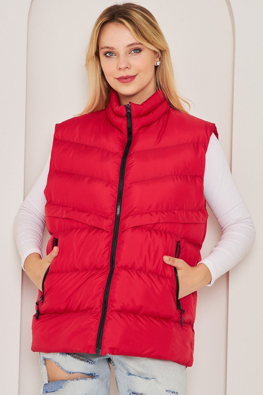 River Club Women's Lined Water And Windproof Red Puffer Vest