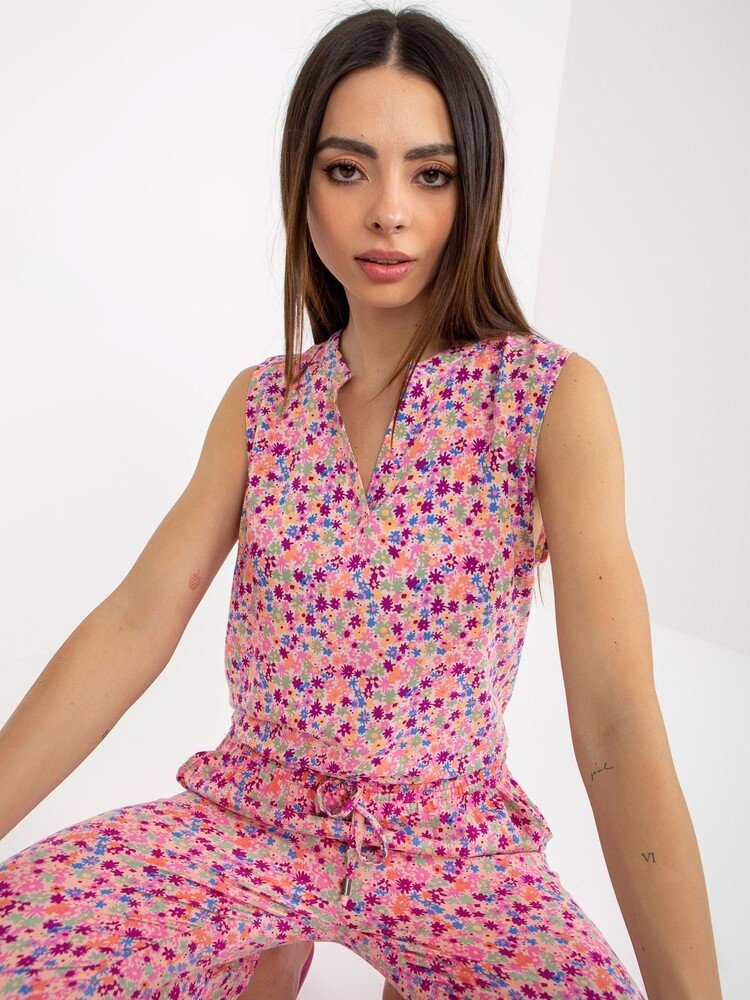 Fashionhunters Růžová květinová halenka bez rukávů FRESH MADE Velikost: S