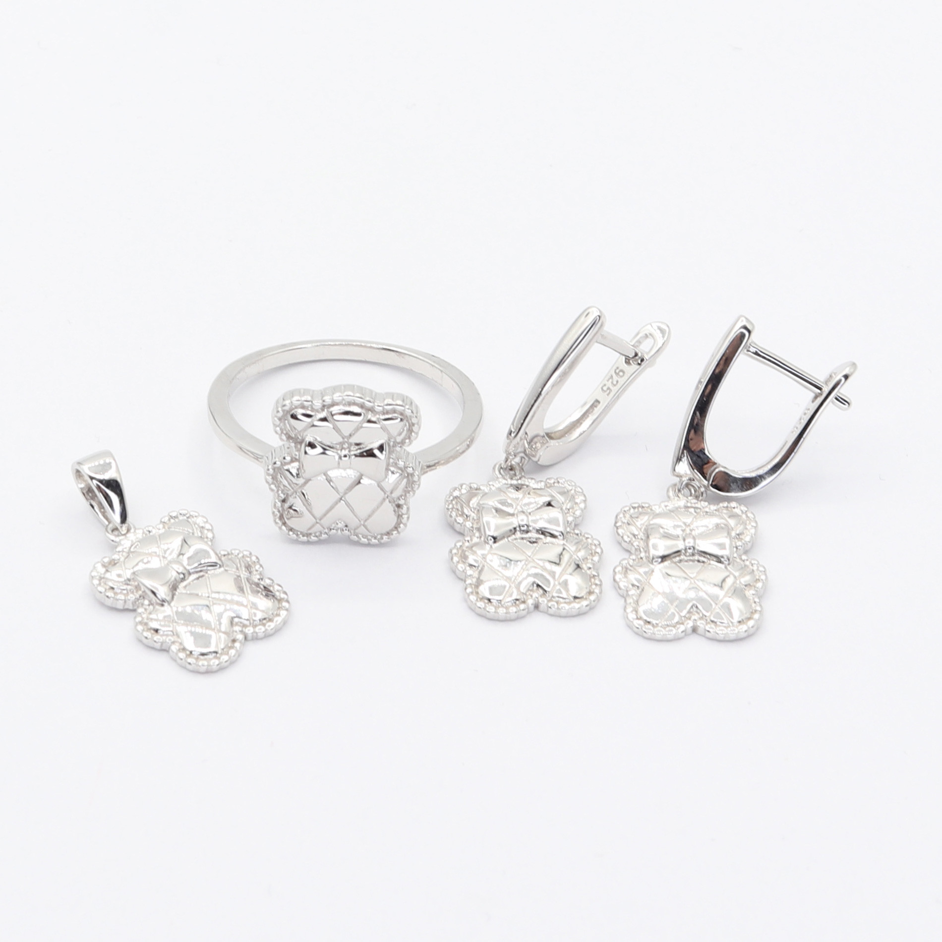 Stříbrná souprava S571