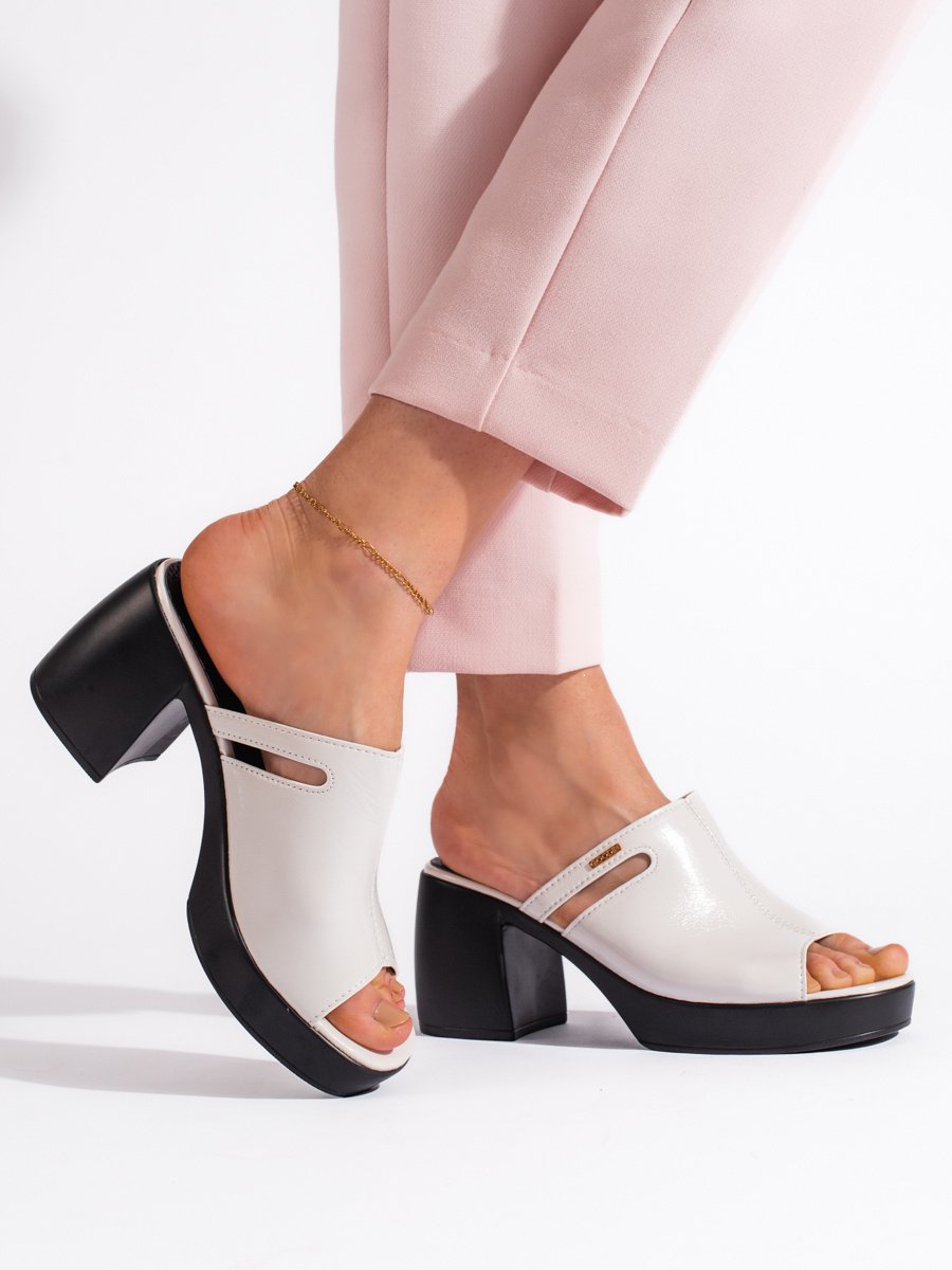 Praktické dámské bílé  nazouváky na širokém podpatku