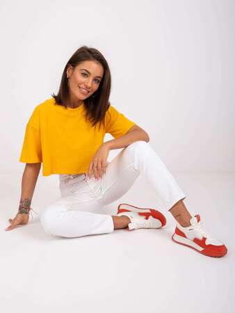 Fashionhunters Světle oranžové krátké tričko Viola Velikost: S.