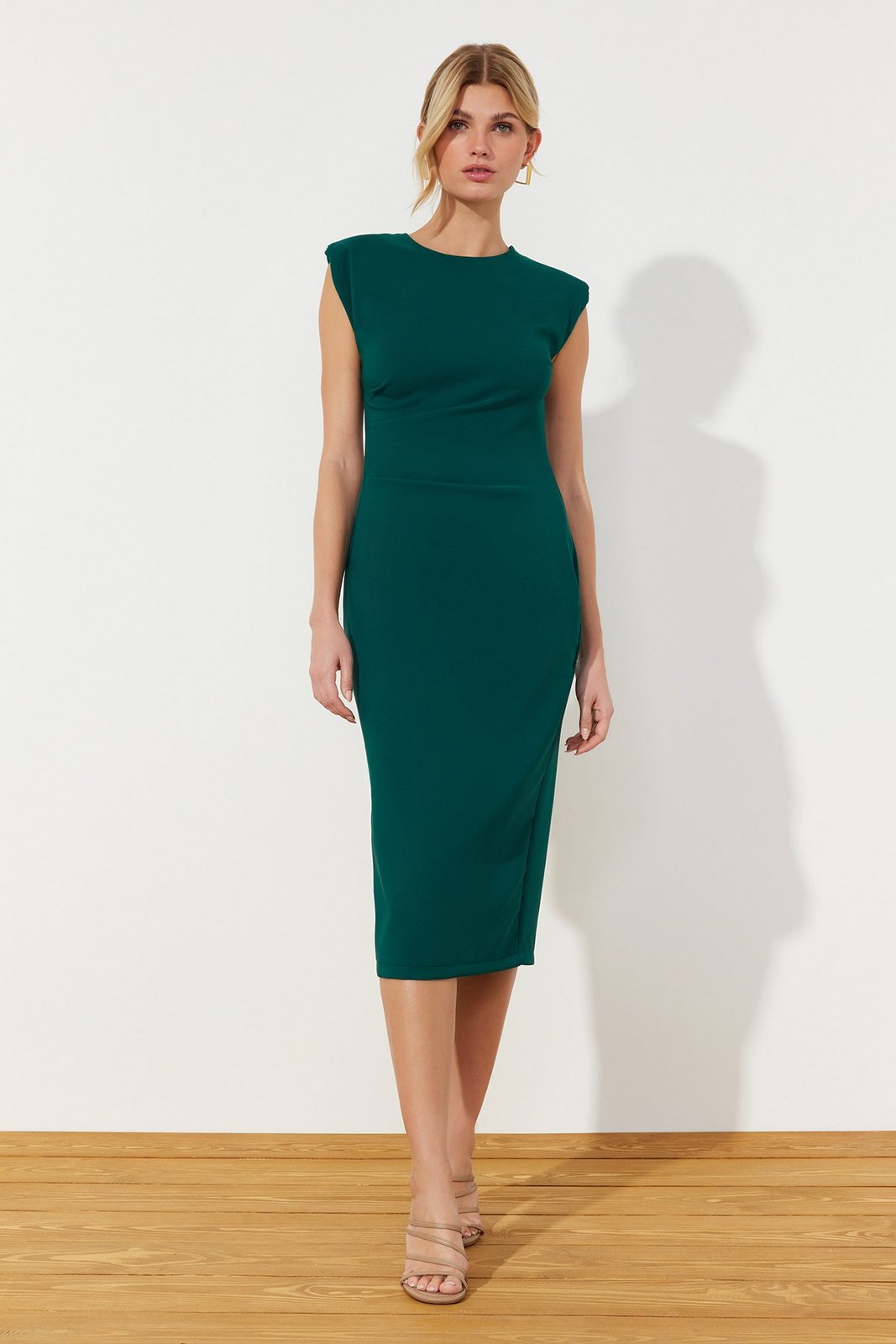 Trendyol Green Fitted Woven Midi Dress