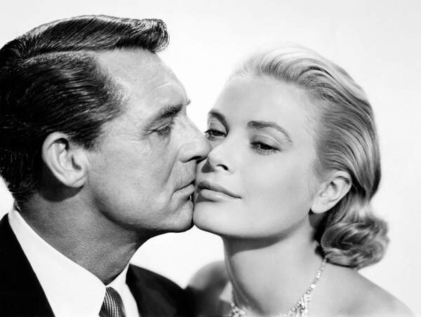 BRIDGEMAN IMAGES Umělecká fotografie Cary Grant And Grace Kelly, To Catch A Thief 1955 Directed By Alfred Hitchcock, (40 x 30 cm)
