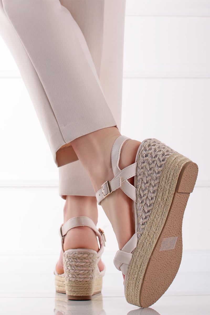 Smetanové platformové sandály 2-28353