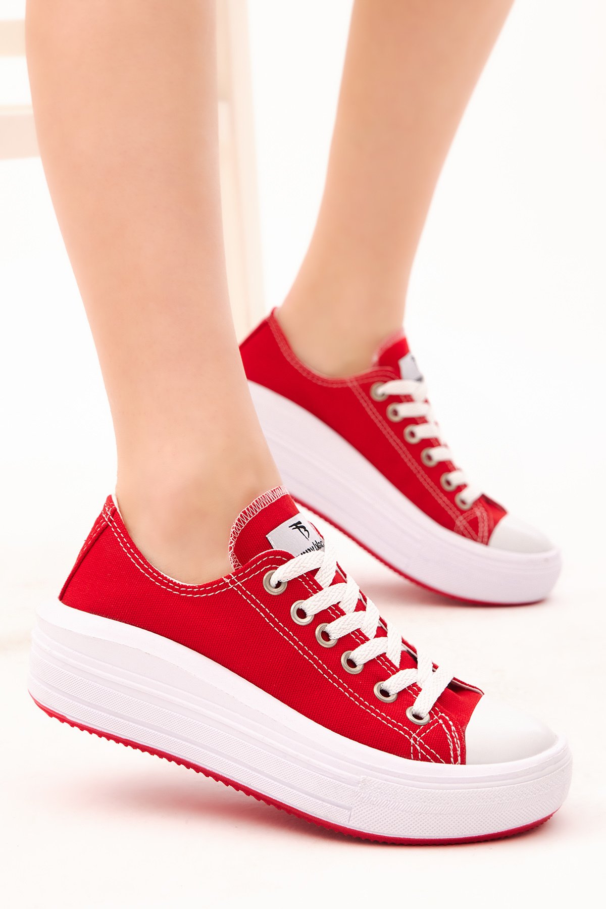 Tonny Black Women's Red Comfortable Fit Thick Soled Sneakers.
