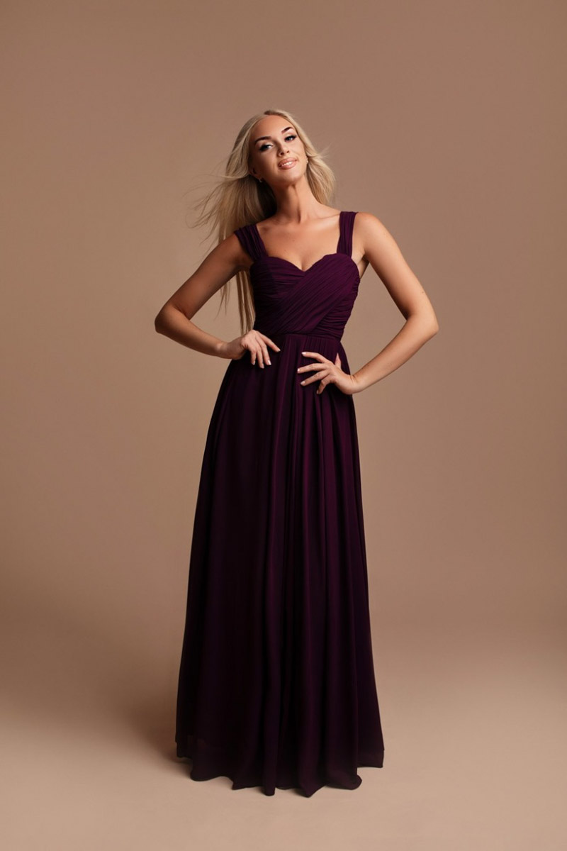 Tmavě fialové dlouhé šaty s nařasením Karen 4