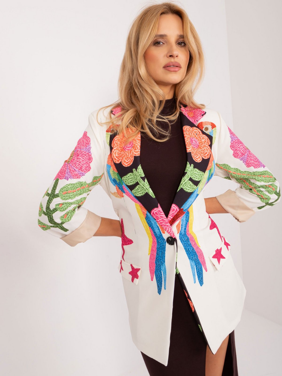 Krémové jednořadé sako s potiskem