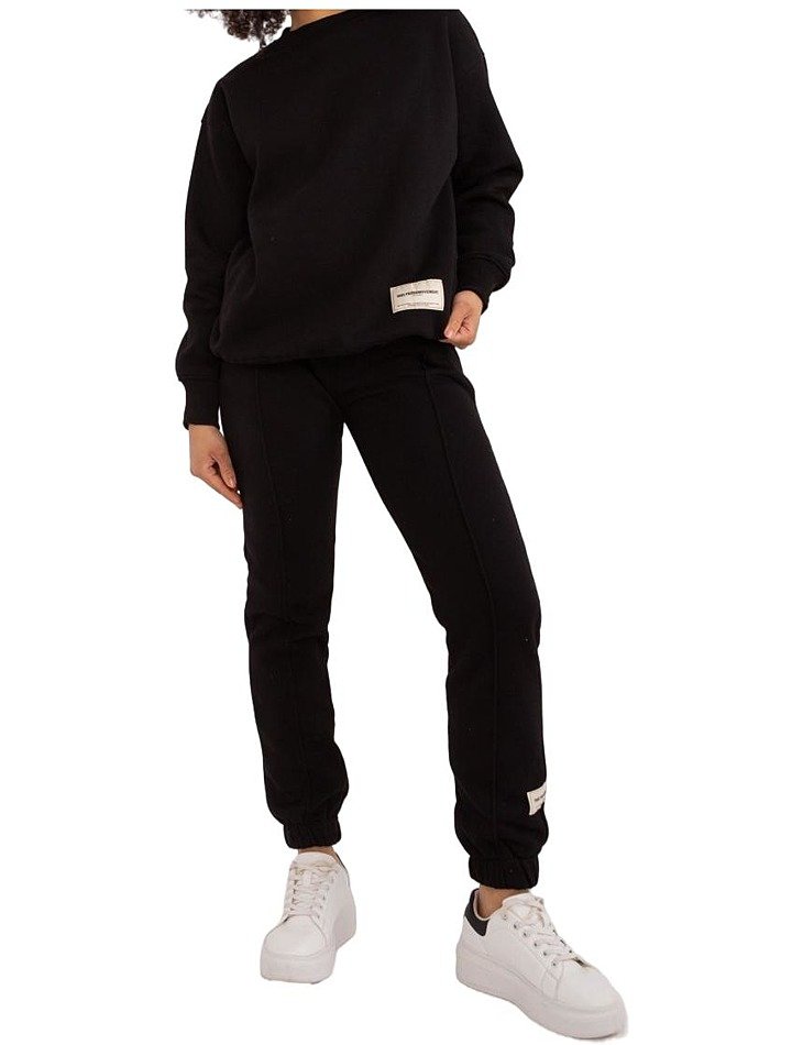 černá zateplená tepláková souprava