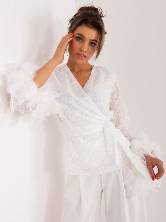 Fashionhunters Bílá společenská halenka s psaníčkovým výstřihem Velikost: S/M