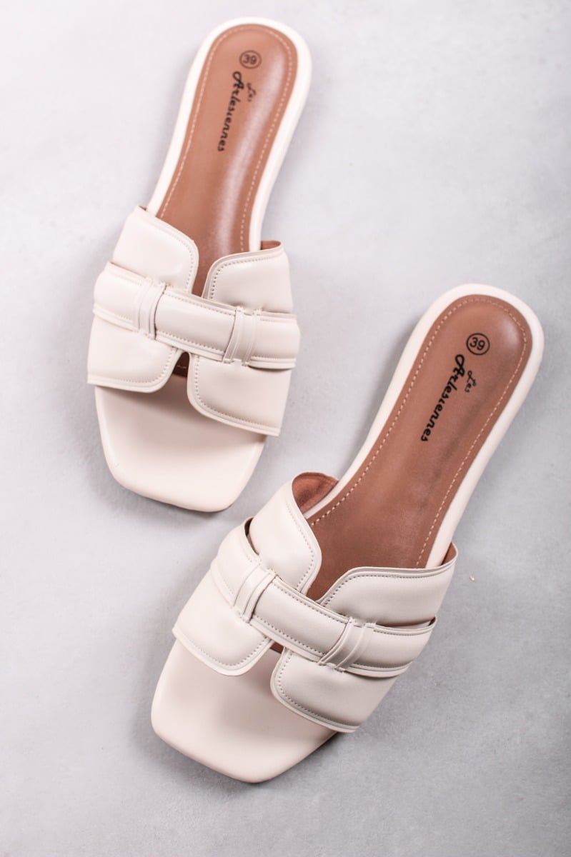 Bílé nízké pantofle Aldena