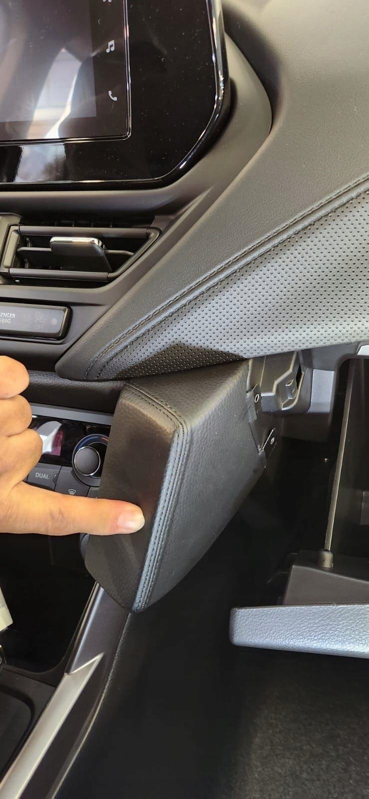 Kuda držák telefonu Suzuki SX4 s-cross od 2022