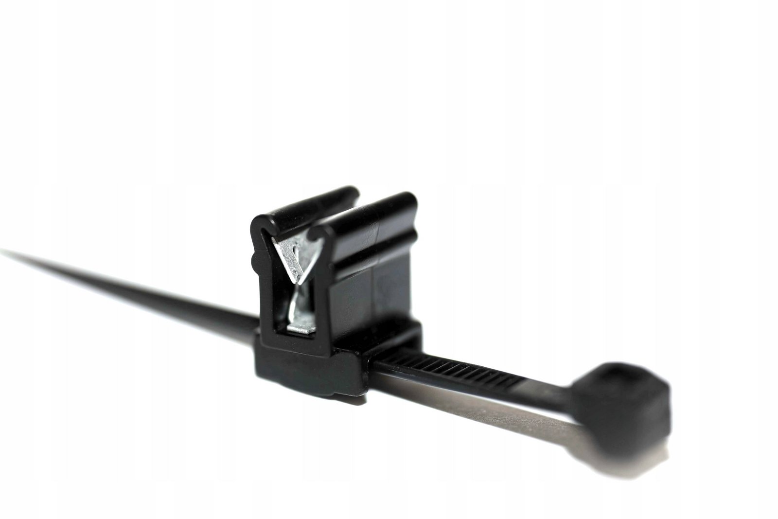 1000 x stahovací pásky s montáží Kabelové upínací s klipem CLK2