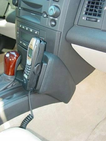 Kuda konzole pod tel. pro Cadillac Cts od 2002