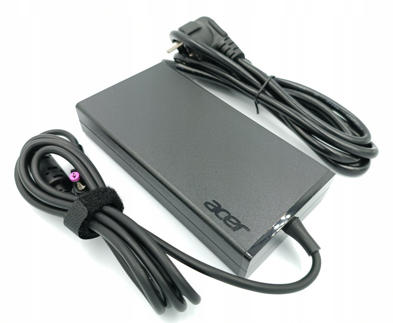 Originální Napájecí Adaptér Nabíječka Acer 135W ADP-135KB 19V 7.1A konektor 5.5-1.7mm