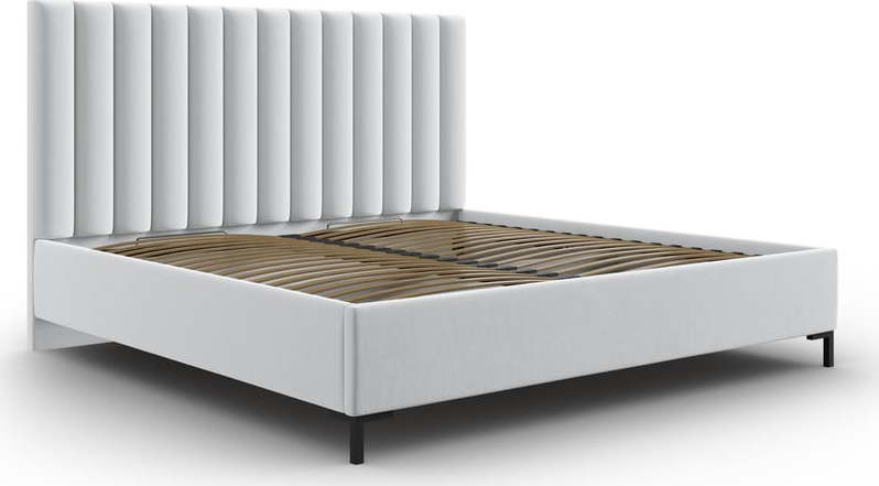Světle šedá čalouněná dvoulůžková postel s úložným prostorem s roštem 140x200 cm Casey – Mazzini Beds