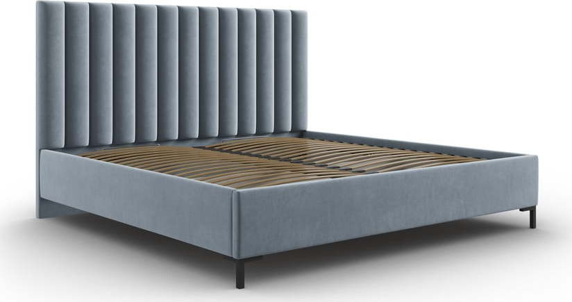 Světle modrá čalouněná dvoulůžková postel s úložným prostorem s roštem 200x200 cm Casey – Mazzini Beds