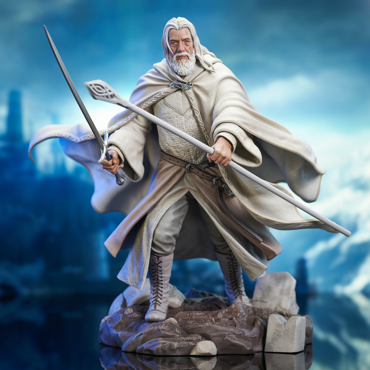 Diamond Select | Lord of the Rings - Gallery Deluxe PVC Statue Gandalf the White 23 cm