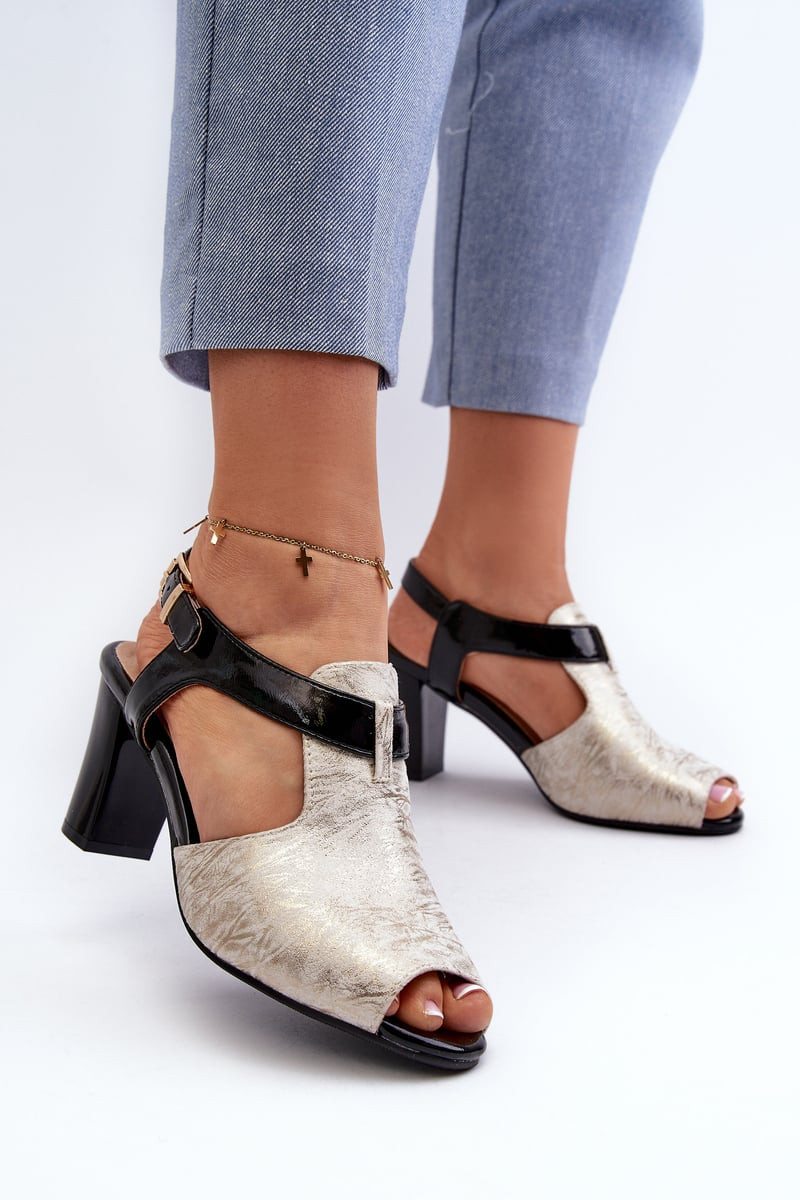 Dámské sandály na vysokém podpatku vyrobené z eko kůže, zlaté a černé Queenmarie