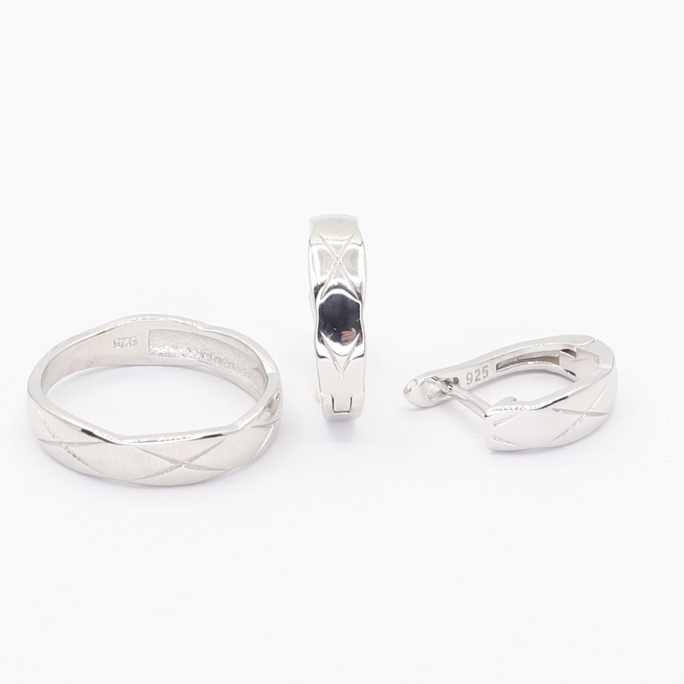 Stříbrná souprava S589