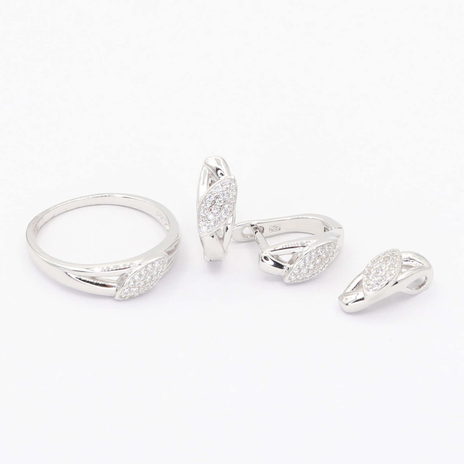 Stříbrná souprava S597