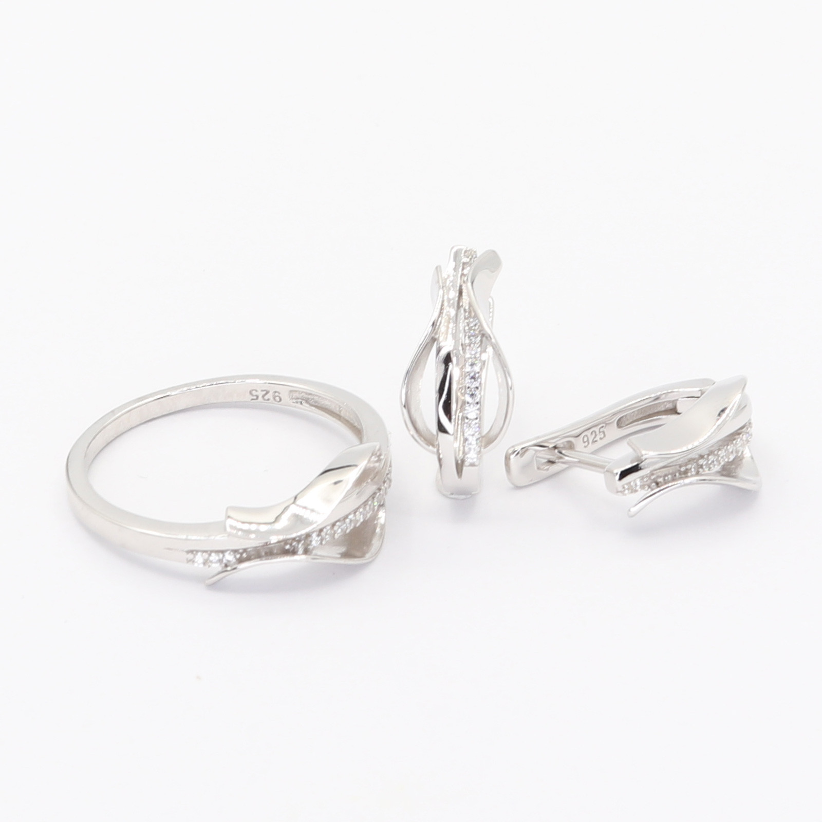 Stříbrná souprava S605