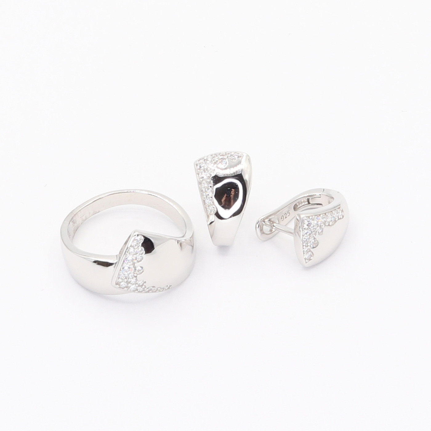 Stříbrná souprava S631