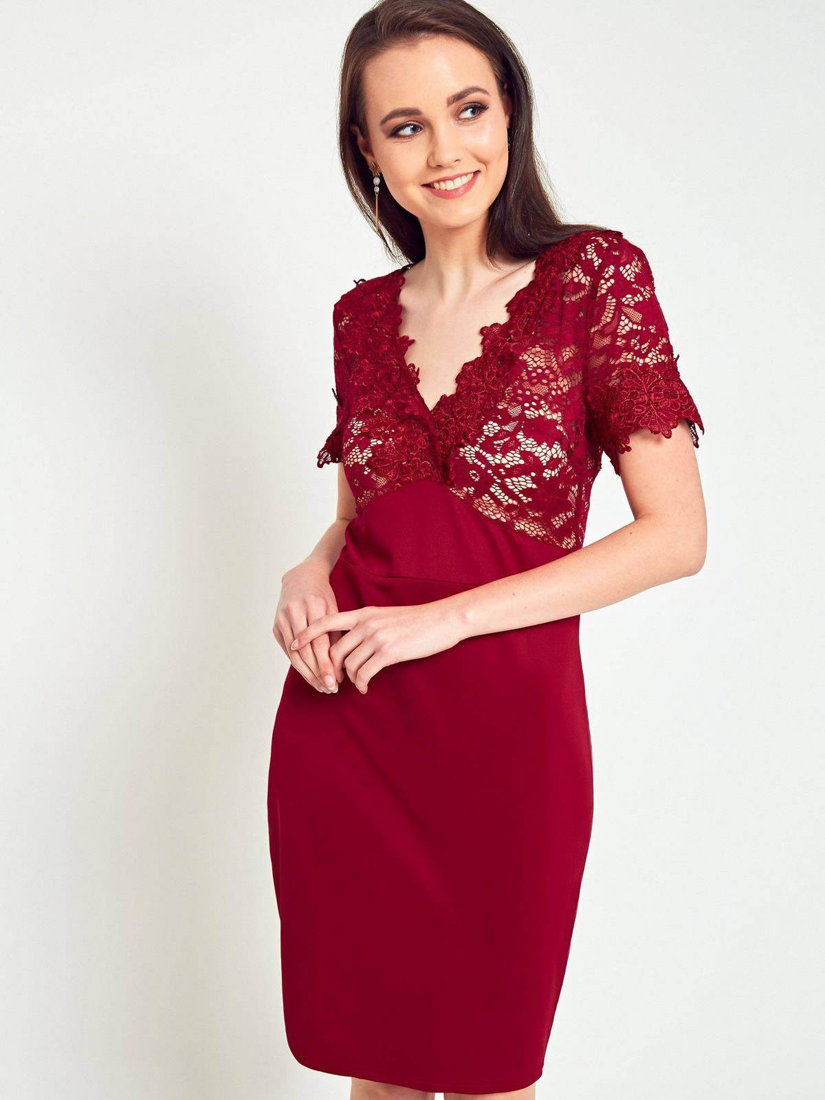 Pencil dress decorated with burgundy lace