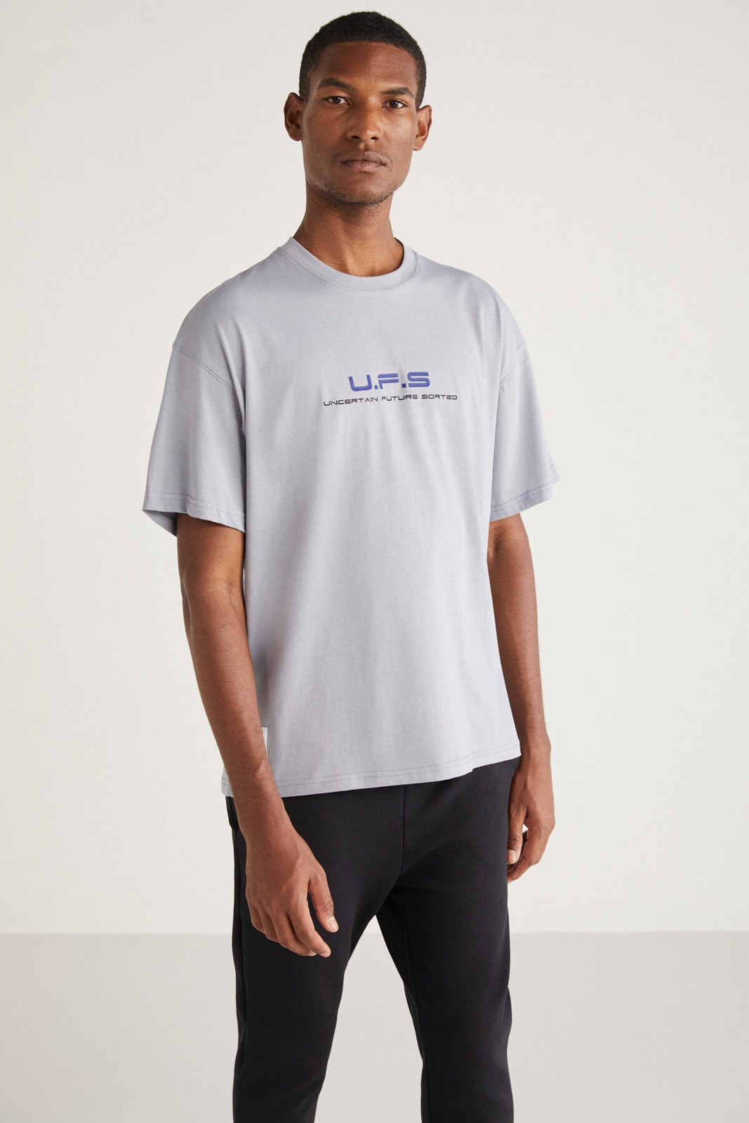 GRIMELANGE Crisp Men's Crew Neck 100% Cotton Print Detail Light Gray T-shirt