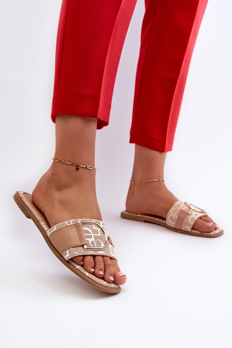 Lesklé dámské pantofle s béžovým zdobením špičky