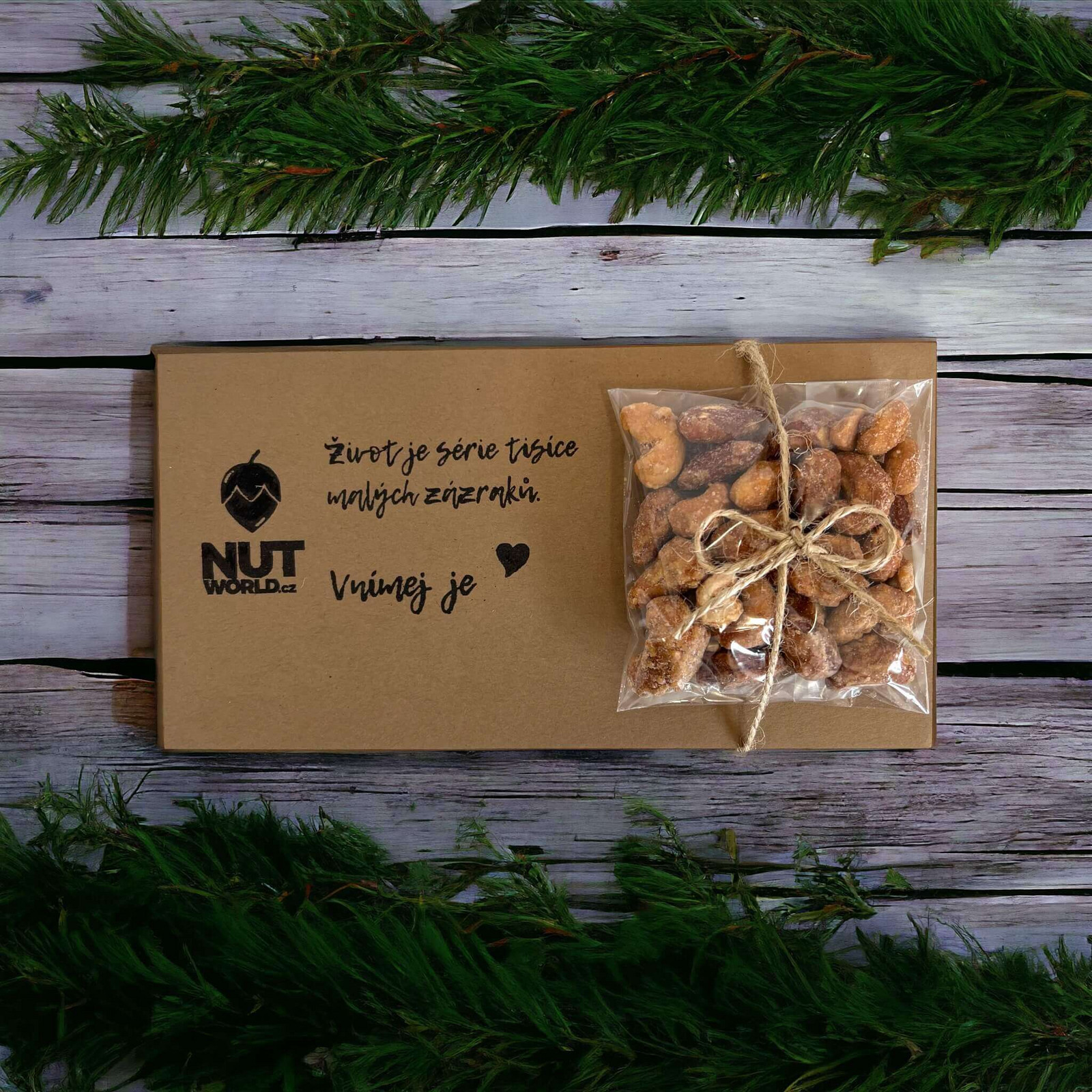 Nutworld.cz Dárková kazetka SLANÁ - Mix ořechů v medu a soli 50g