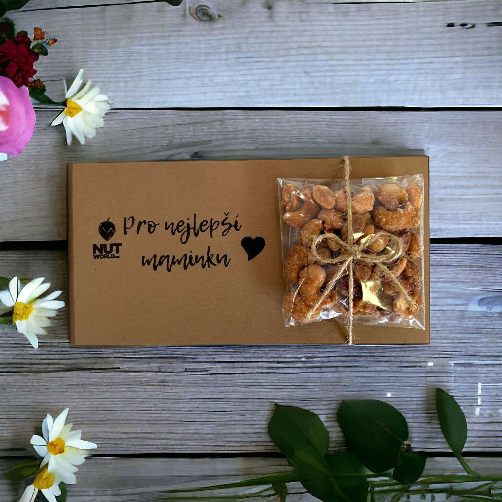 Nutworld.cz Dárková kazetka Mix ořechů v medu a soli 50g - PRO MAMINKU