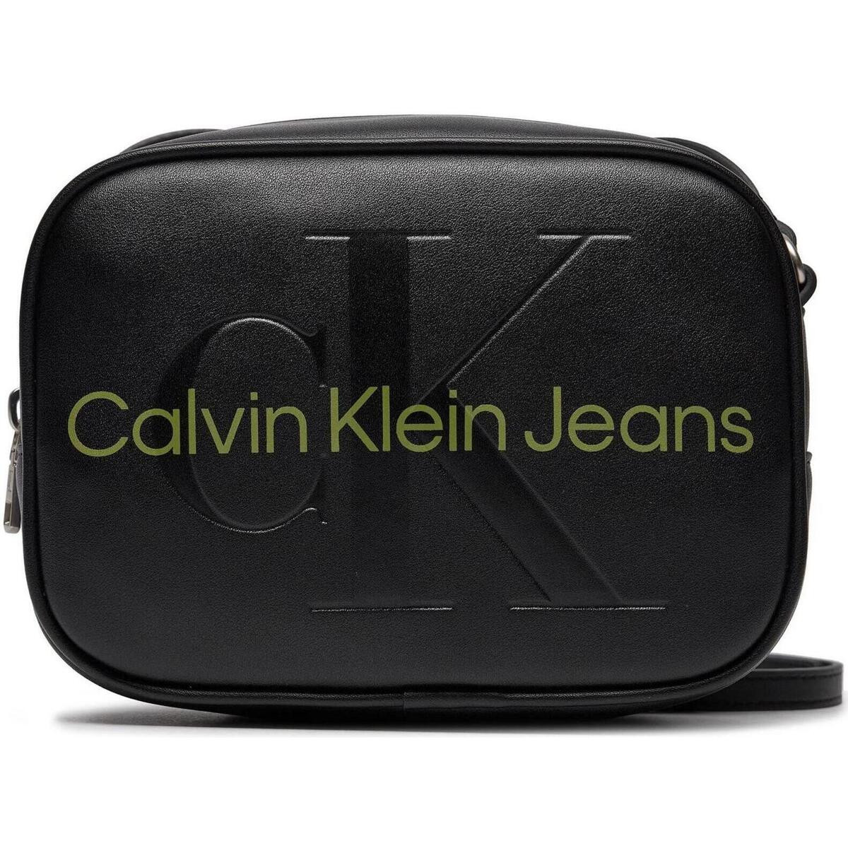 Calvin Klein Jeans  SCULPTED CAMERA 18 MONO K60K610275  Zelená