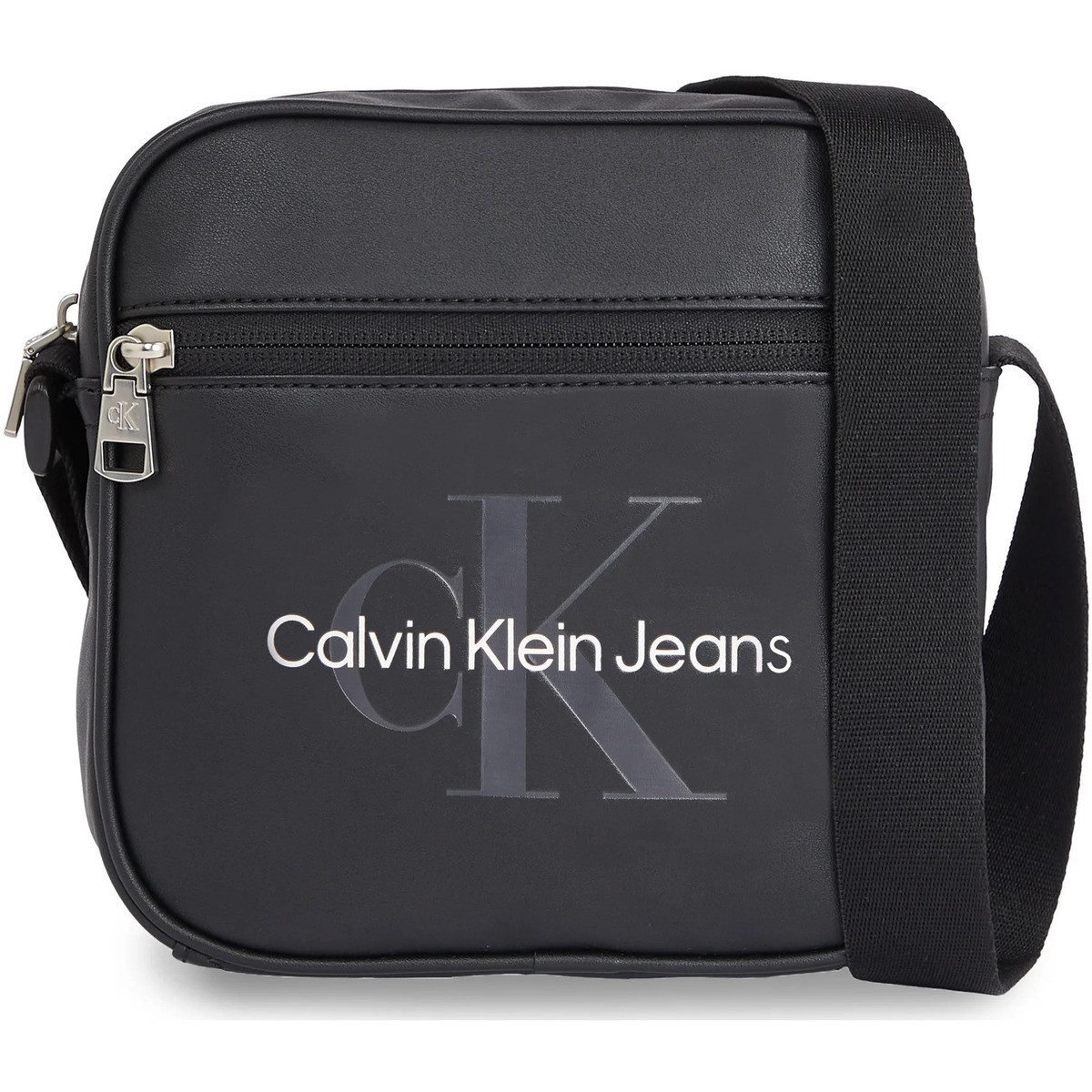 Calvin Klein Jeans  MONOGRAM SOFT SQ CAMERA18 K50K511826  Černá